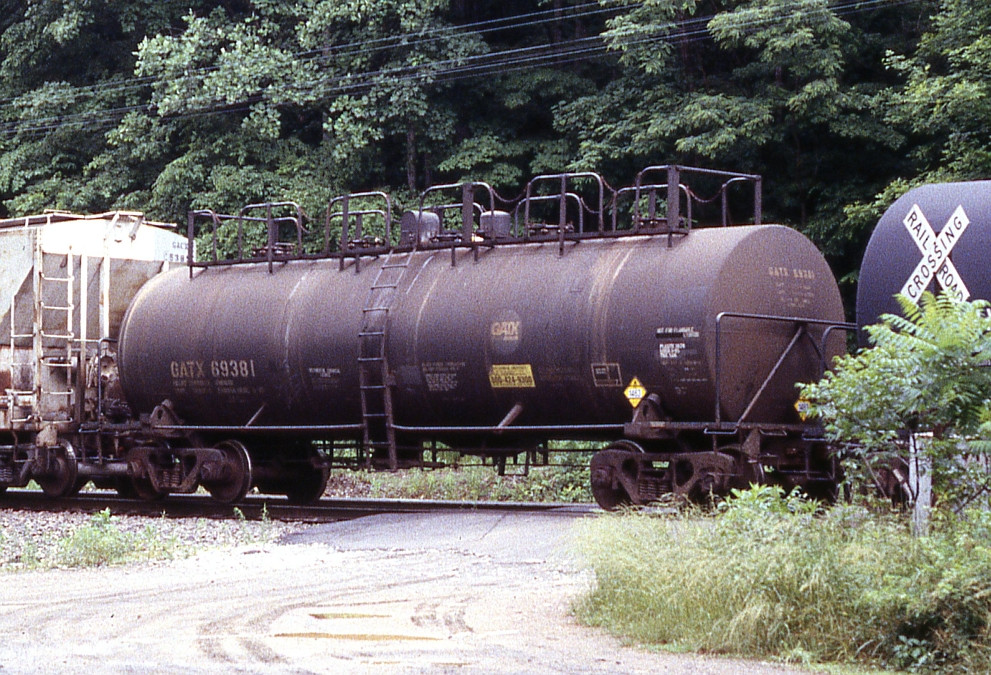 GATX 69381 on NB freight